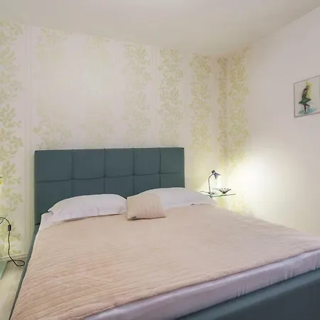 Apartment Hola *