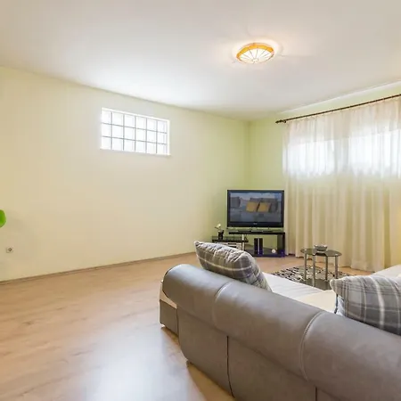 Hola Apartment