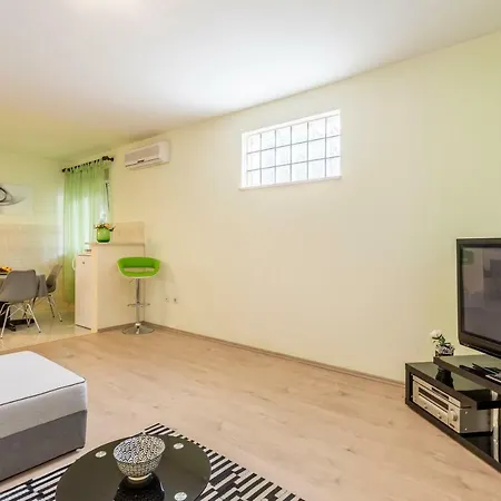 Apartment Hola *
